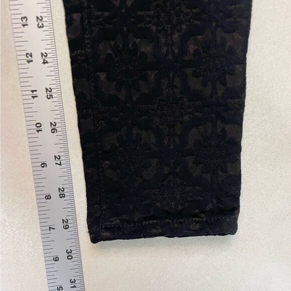 7 For All Mankind All Over Print Skinny Pants Women Size 24 Black - Picture 10 of 10